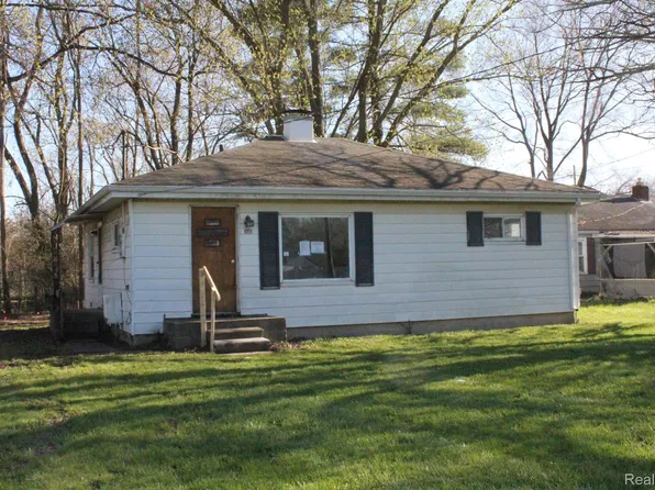 1704 E Webster Rd, Flint, MI 48505