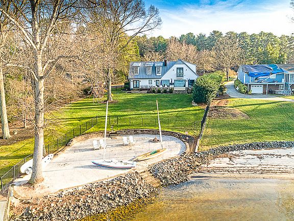 3rd image of 108 Teakwood Ln