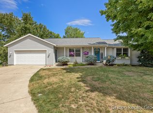 3133 N Bluff Ct, Hudsonville, MI 49426