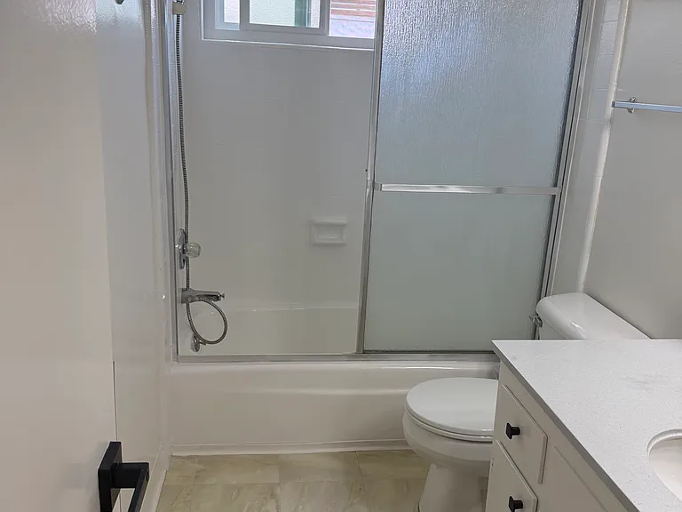 3200 Bagley Ave #10 — Photo 9
