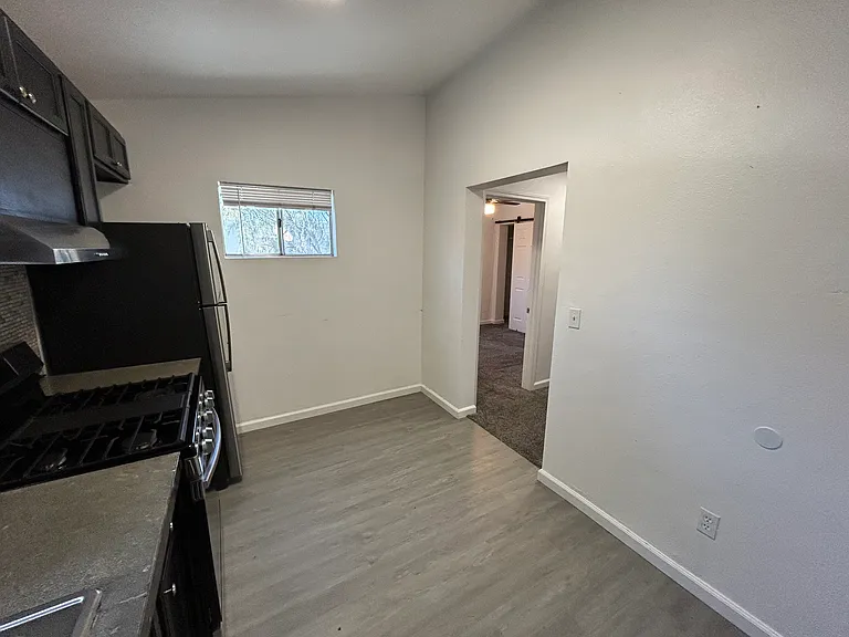 2609 University Ave #B — Photo 2