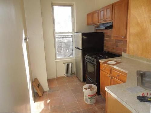 1st image of 530 Bainbridge St APT 2