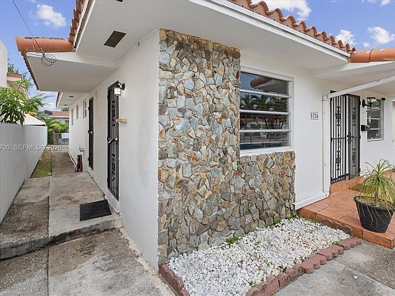 3rd image of 5726 SW 20th St