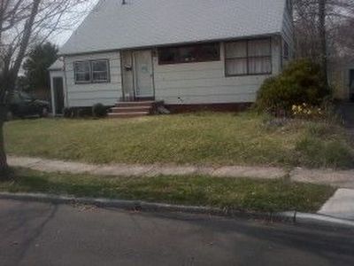 9 Colonial Rd, Roselle, NJ, 07203