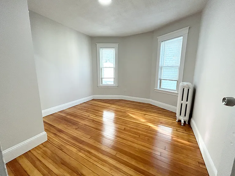 24 Willis St #2R — Photo 6
