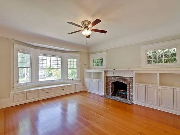 2nd image of 229 Byron St