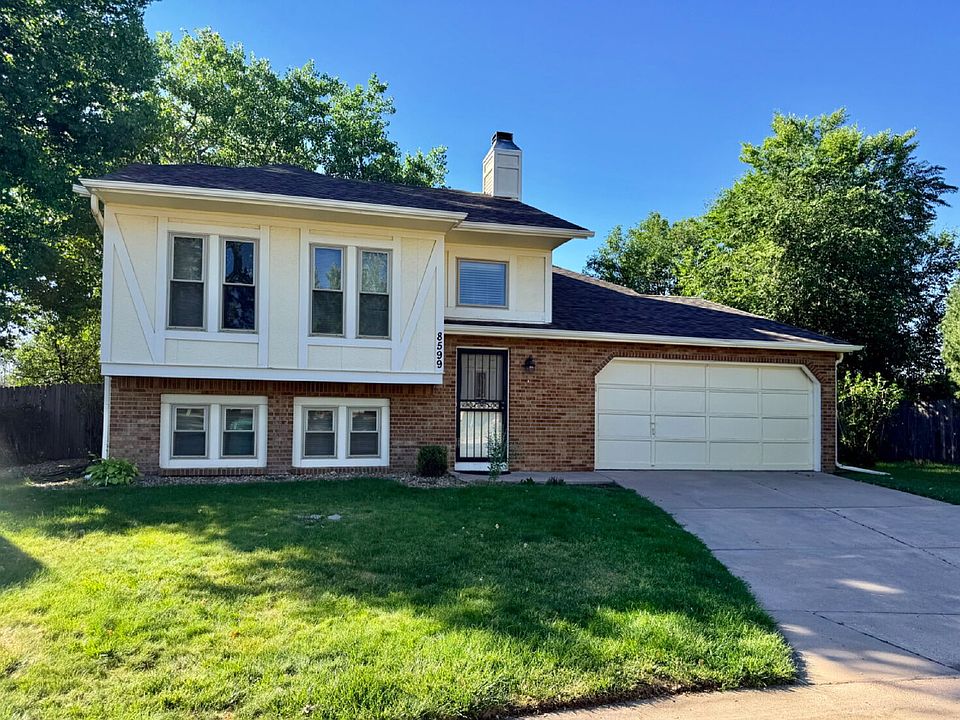 1st image of 8599 Rabbitbrush Way