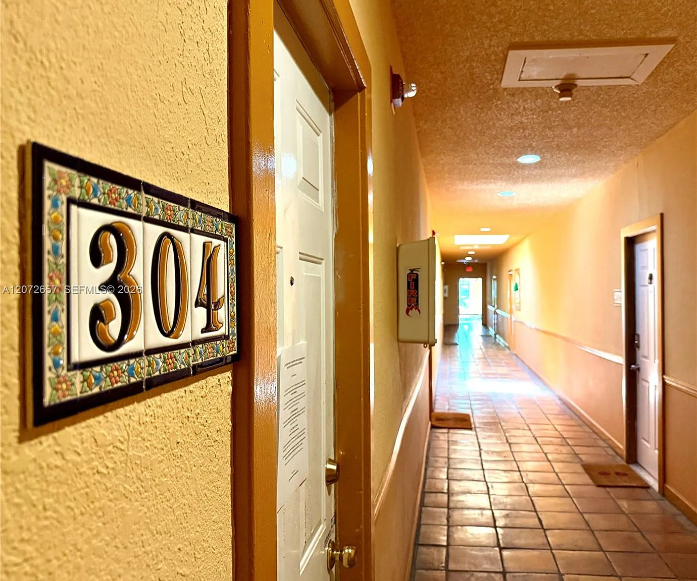 Venetian Manor Condo — Photo 1