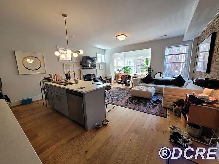 1318 W Winnemac Ave #3E — Photo 2