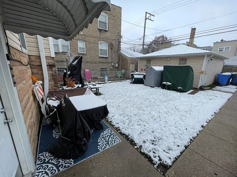 5105 W Roscoe St #2 — Photo 4