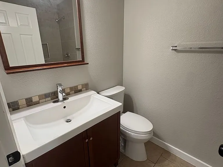 817 Cactus Dr — Photo 16