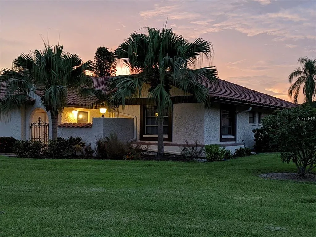 2 bed, 2.0 bath, 2154 sqft, $2,600 — Photo 3