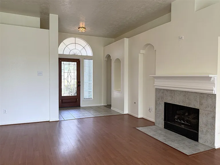10023 Hickory Trail Ln — Photo 4