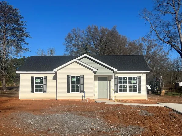 104 Lollis Rd, Greenwood, SC 29649