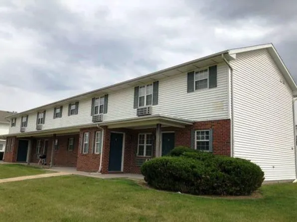 16 Fetzer Ct, Bloomington, IL 61704