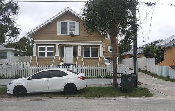 5th image of 124 S Oleander Ave #1