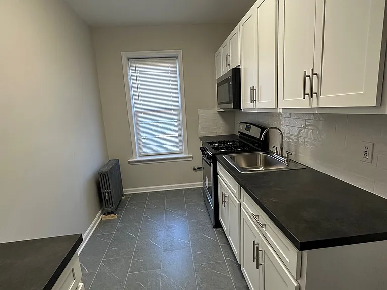 123-126 Corbin Ave #202 — Photo 9