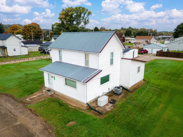 716 Adams St, Conesville, OH 43811