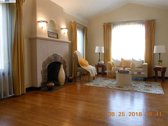 3rd image of 2920 75th Ave
