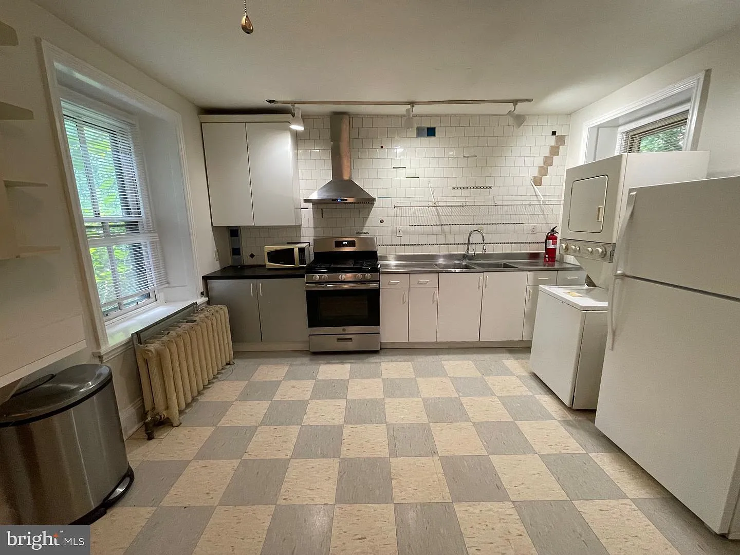 1 bed, 800 sqft, $1,250 — Photo 2