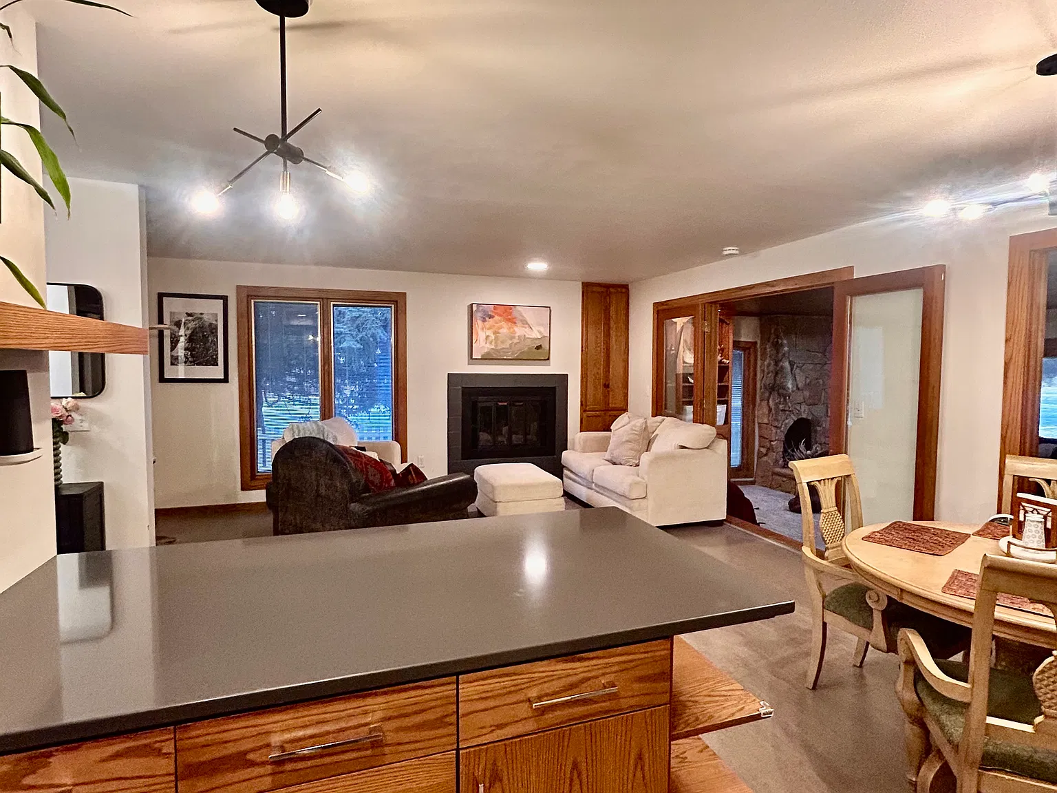 4 bed, 3.5 bath, 2650 sqft, $2,900 — Photo 3
