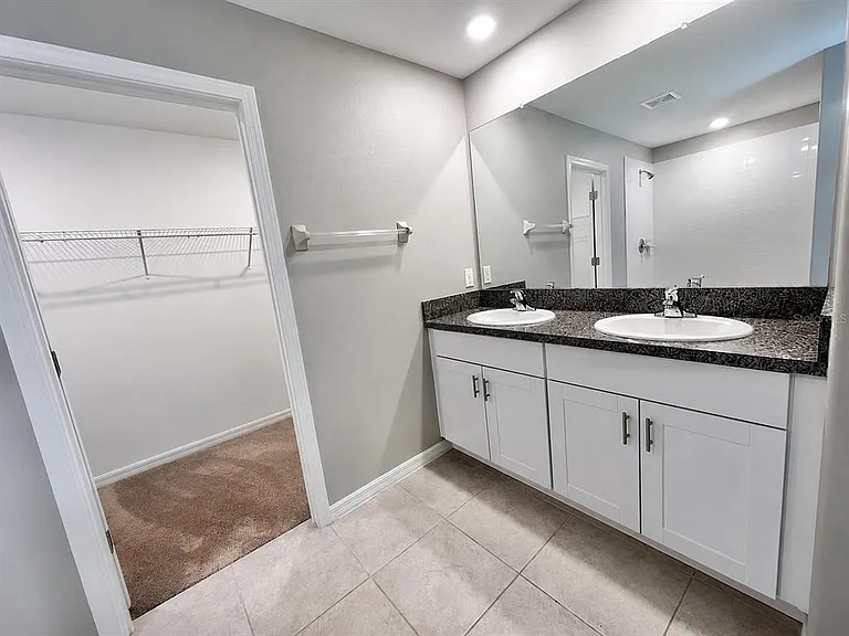 16717 Delia St — Photo 19