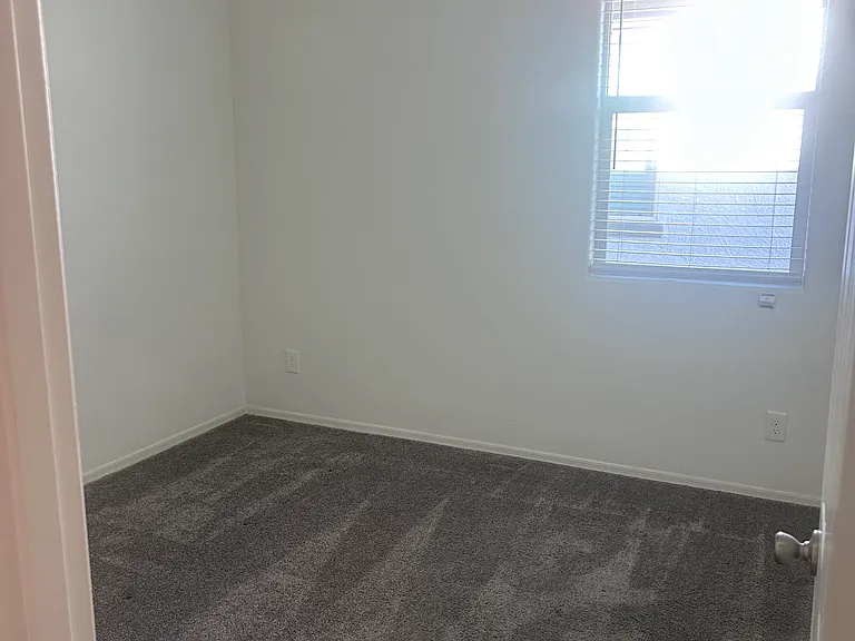 15422 W Windward Ave — Photo 35