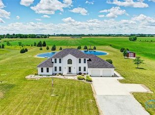 17211 Barr Rd, Bowling Green, OH 43402