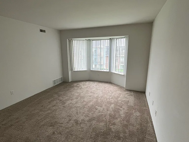 Charter Oaks Apartments — Photo 171