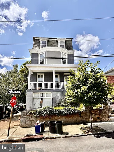 3471 Ainslie St #2 Photo 1