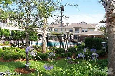 387 Near The Pool Area