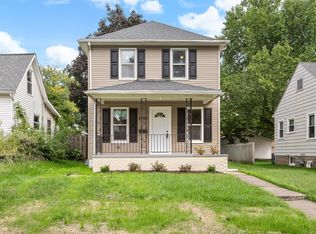 2384 28th St, Moline, IL 61265