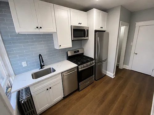 1334 W 41st St #2 Photo 1