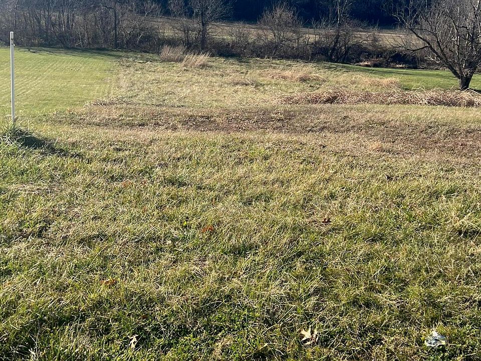 2nd image of 4 Plum Creek Rd