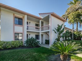 101 Lakeview Pl, Oldsmar, FL 34677