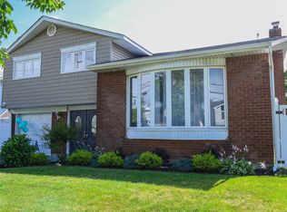 97 Division Ave, Massapequa, NY 11758