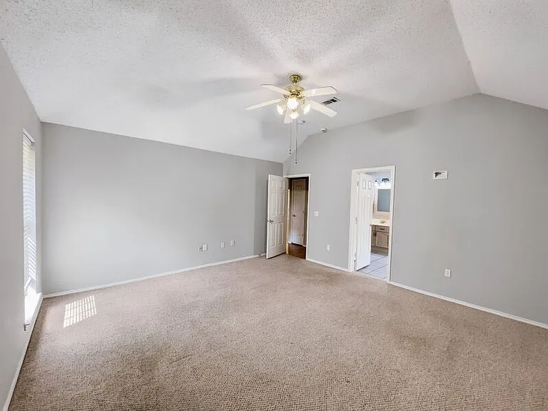 7601 King Arthur Rd — Photo 6