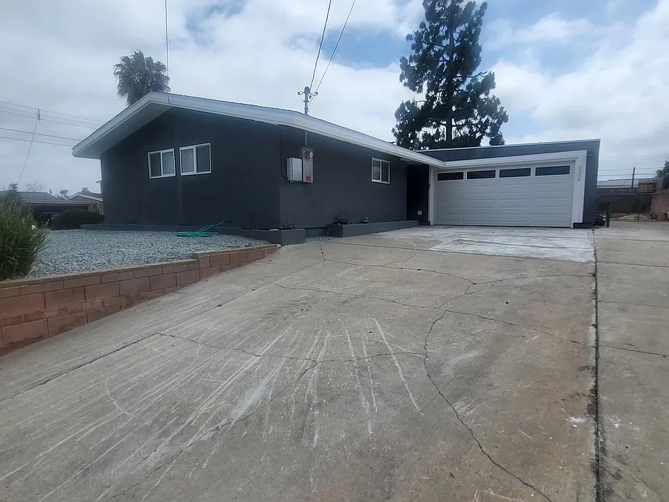 3306 Lockwood Dr