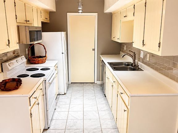 5th image of 2225 Golf Rd SW APT 406