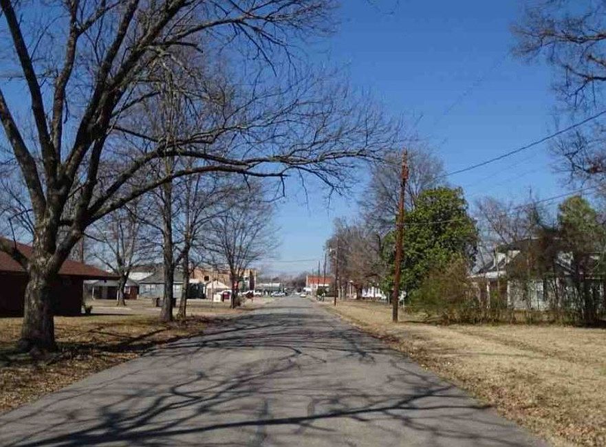 302 S Oak St, Sallisaw, OK 74955 Zillow