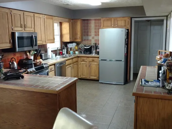 119 Gardenville Dr, Yorktown, VA 23693