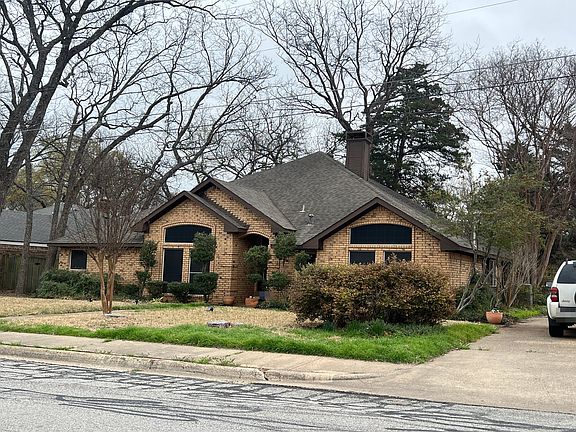 2nd image of 442 Silver Creek Dr