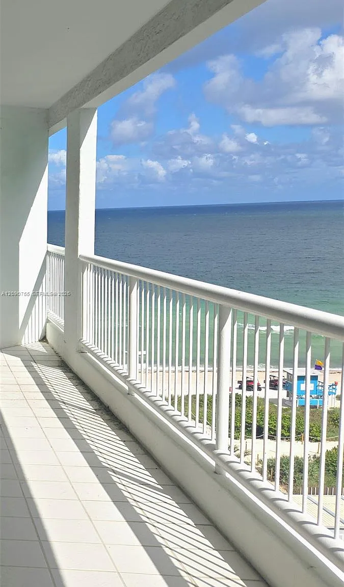 Marbella Condo — Photo 1