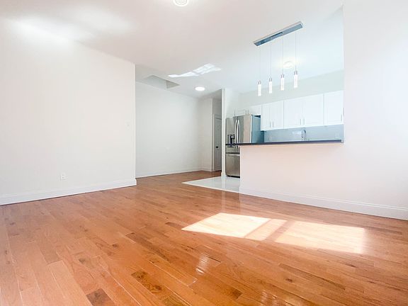 5th image of 24-19 35th St #2