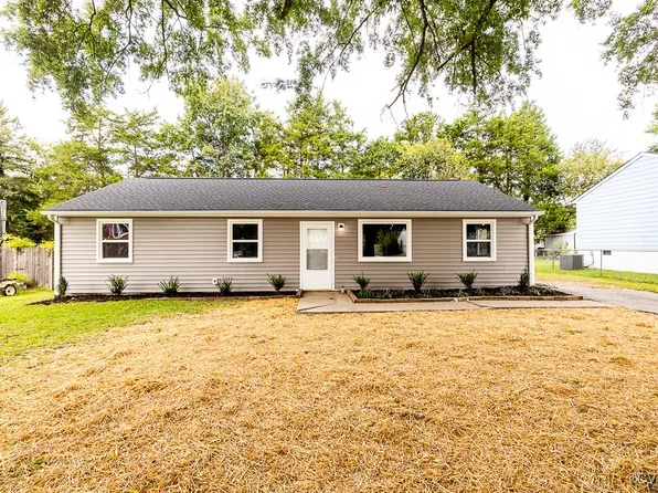 4007 Williamsburg Dr, Hopewell, VA 23860