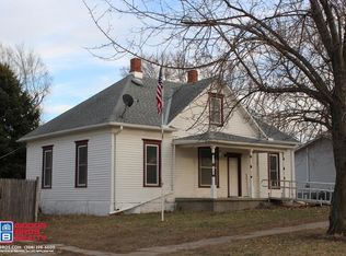 616 14th St, Aurora, NE 68818