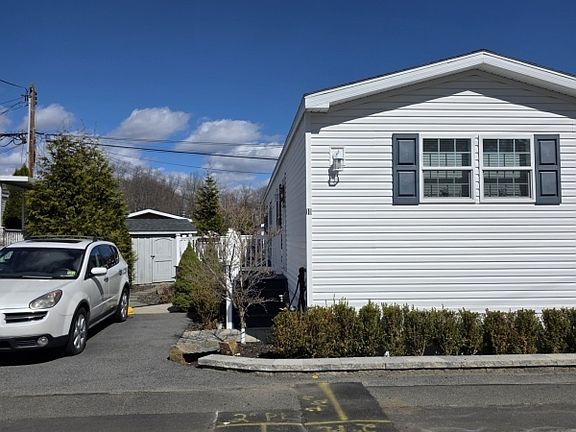 3rd image of 10 Makepeace Dr #10