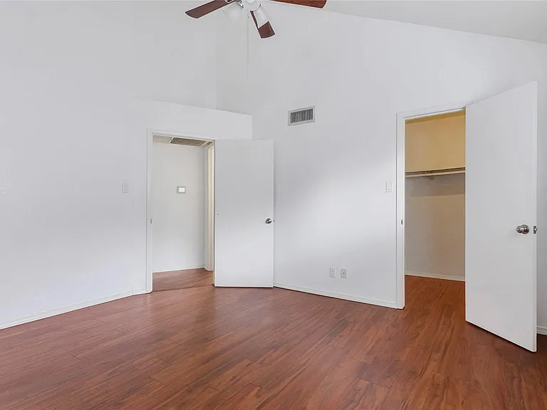 10811 Richmond Ave #101 — Photo 9