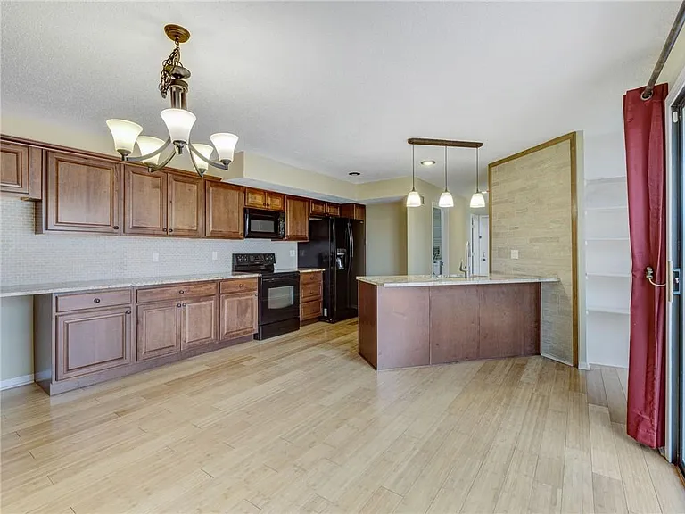11411 Nieman Rd — Photo 7