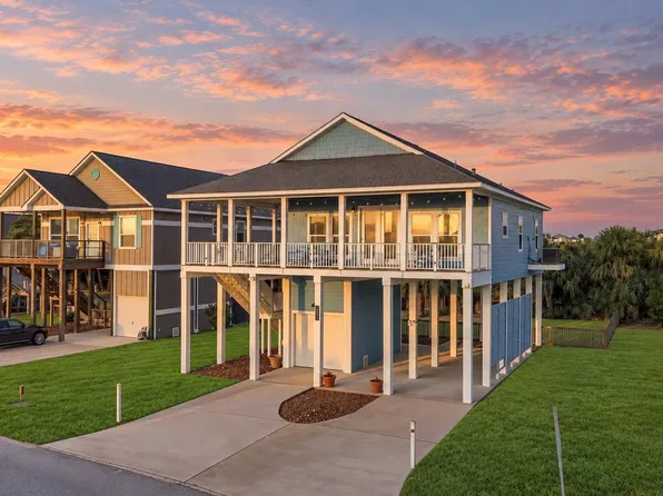 3931 Laguna Dr, Galveston, TX 77554
